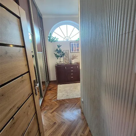 Dlugi Targ Street, Main Old Town & Riverside By Downtown