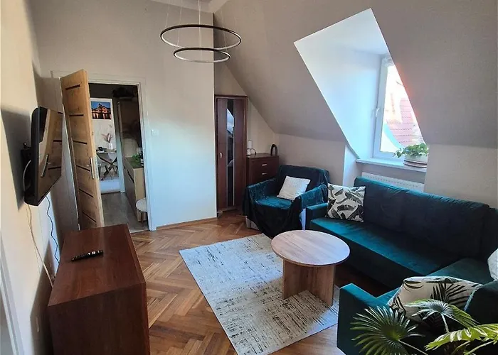 Dlugi Targ Street, Main Old Town & Riverside By Downtown Gdańsk