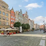 Dlugi Targ Street, Main Old Town & Riverside By Downtown *