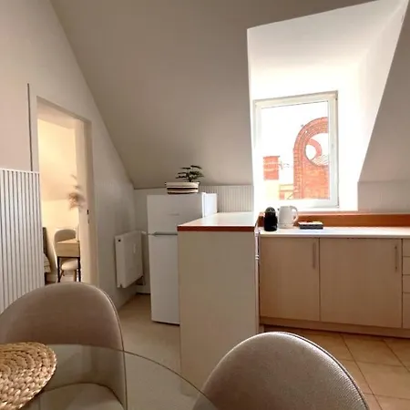Dlugi Targ Street, Main Old Town & Riverside By Downtown Gdańsk